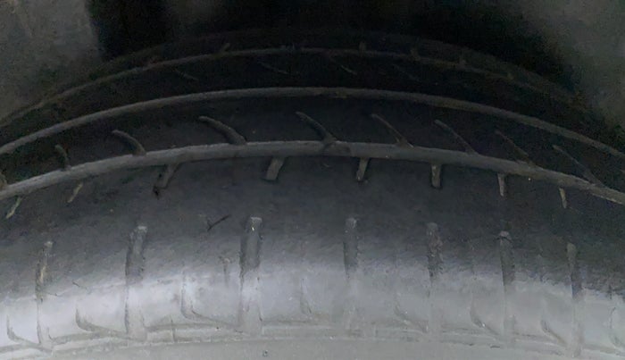 2016 Volkswagen Vento HIGHLINE TDI AT, Diesel, Automatic, 81,656 km, Right Rear Tyre Tread