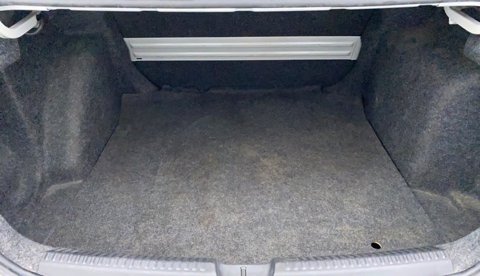 2016 Volkswagen Vento HIGHLINE TDI AT, Diesel, Automatic, 81,656 km, Boot Inside