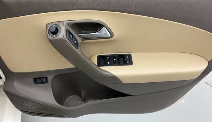 2016 Volkswagen Vento HIGHLINE TDI AT, Diesel, Automatic, 81,656 km, Driver Side Door Panels Control