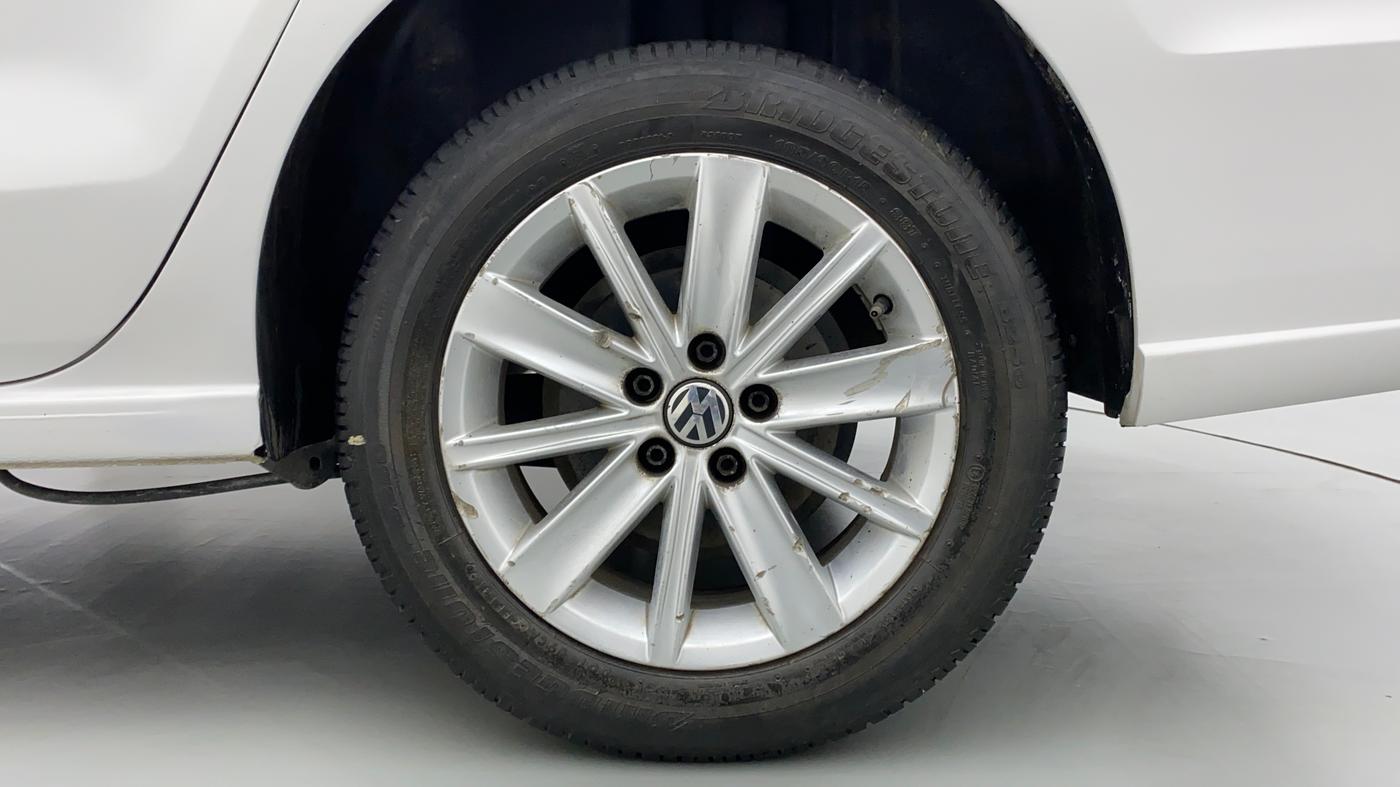 2016 Volkswagen Vento HIGHLINE TDI AT, Diesel, Automatic, 81,656 km, Left Rear Wheel