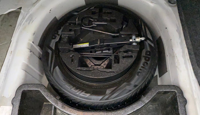 2016 Volkswagen Vento HIGHLINE TDI AT, Diesel, Automatic, 81,656 km, Spare Tyre