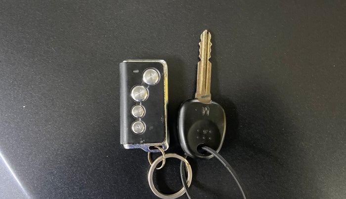 2016 Hyundai Eon ERA +, Petrol, Manual, 78,700 km, Key Close Up