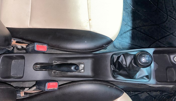 2016 Hyundai Eon ERA +, Petrol, Manual, 78,700 km, Gear Lever