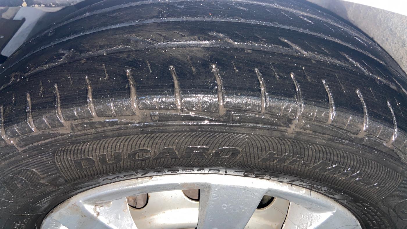2016 Hyundai Eon ERA +, Petrol, Manual, 78,724 km, Left Front Tyre Tread