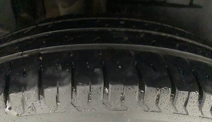 2017 Maruti Dzire VXI, Petrol, Manual, 42,756 km, Right Rear Tyre Tread