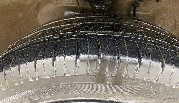 2017 Maruti Wagon R 1.0 VXI (O) AMT, Petrol, Automatic, 92,824 km, Right Front Tyre Tread