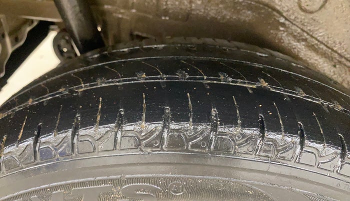 2017 Maruti Wagon R 1.0 VXI (O) AMT, Petrol, Automatic, 92,824 km, Right Rear Tyre Tread