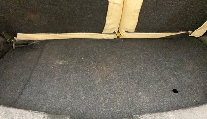 2017 Maruti Wagon R 1.0 VXI (O) AMT, Petrol, Automatic, 92,824 km, Boot Inside