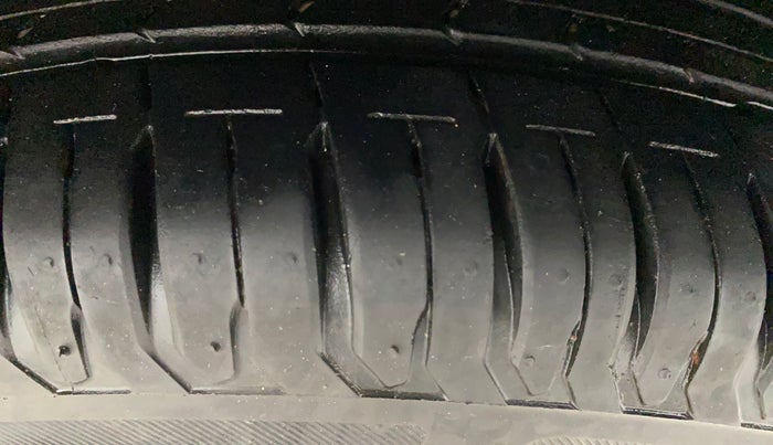 2023 Maruti Swift ZXI AMT, Petrol, Automatic, 22,855 km, Right Front Tyre Tread