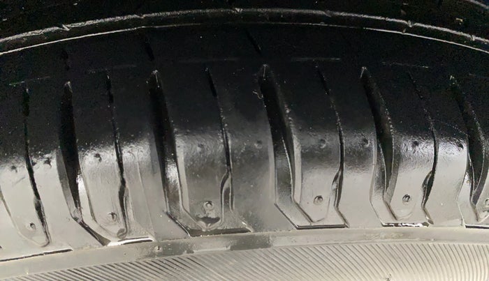 2023 Maruti Swift ZXI AMT, Petrol, Automatic, 22,855 km, Right Rear Tyre Tread