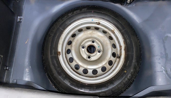 2017 Maruti Swift LXI (O), Petrol, Manual, 23,564 km, Spare Tyre