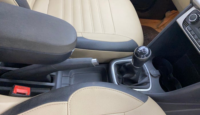 2016 Volkswagen Ameo HIGHLINE1.2L, Petrol, Manual, 55,607 km, Gear Lever