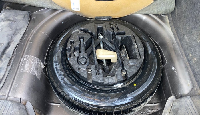 2016 Volkswagen Ameo HIGHLINE1.2L, Petrol, Manual, 55,607 km, Spare Tyre