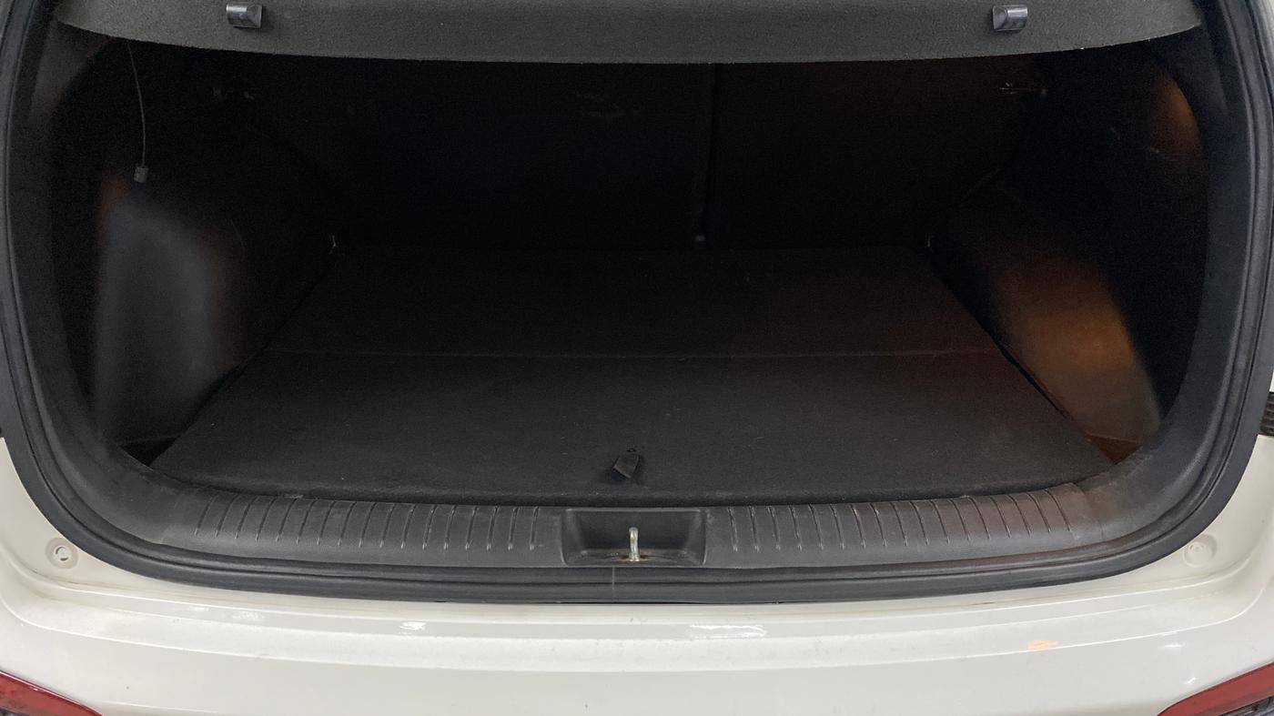 2016 Hyundai Creta SX PLUS AT 1.6 PETROL, Petrol, Automatic, 72,271 km, Boot Inside