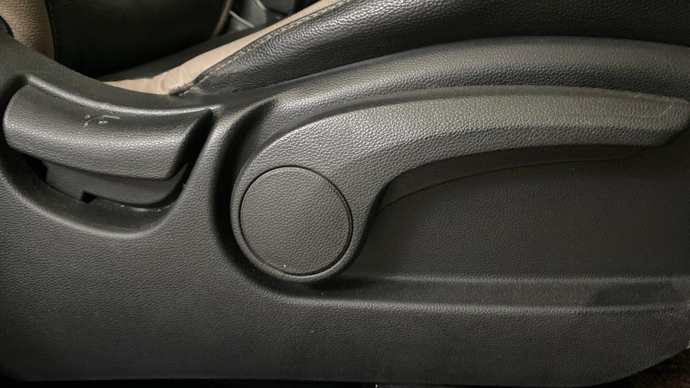 2016 Hyundai Creta SX PLUS AT 1.6 PETROL, Petrol, Automatic, 72,271 km, Driver Side Adjustment Panel