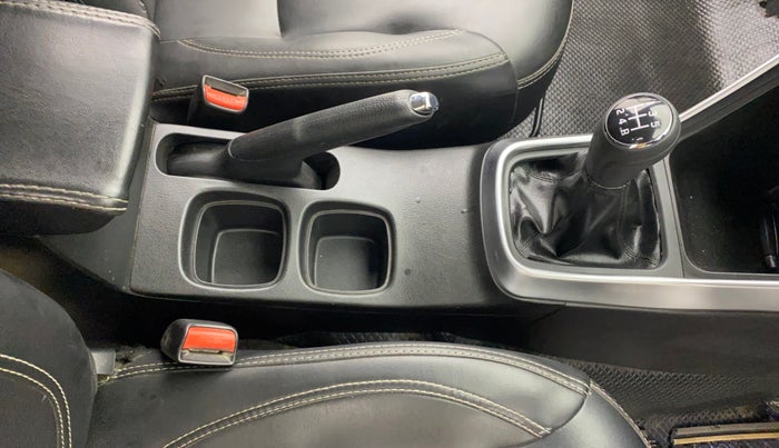 2017 Maruti S Cross ZETA 1.3, Diesel, Manual, 1,23,931 km, Gear Lever