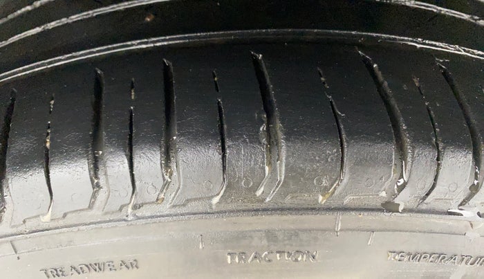 2017 Maruti S Cross ZETA 1.3, Diesel, Manual, 1,23,931 km, Left Rear Tyre Tread