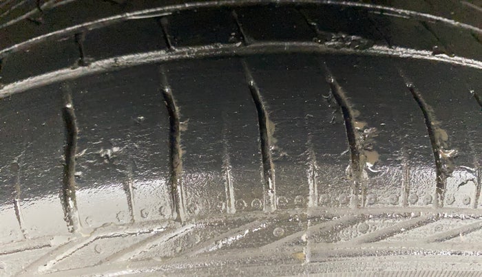 2017 Maruti S Cross ZETA 1.3, Diesel, Manual, 1,23,931 km, Left Front Tyre Tread