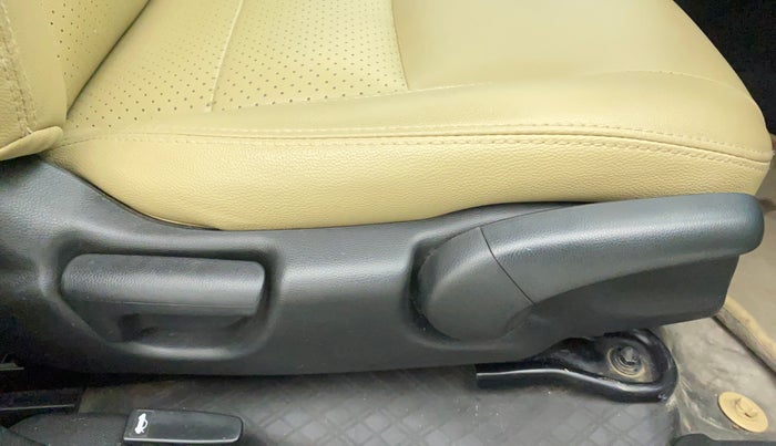 2018 Honda City 1.5L I-VTEC V MT, Petrol, Manual, 31,893 km, Driver Side Adjustment Panel