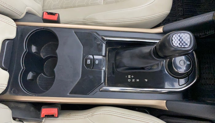 2022 Tata Harrier XZA PLUS 2.0L, Diesel, Automatic, 69,968 km, Gear Lever