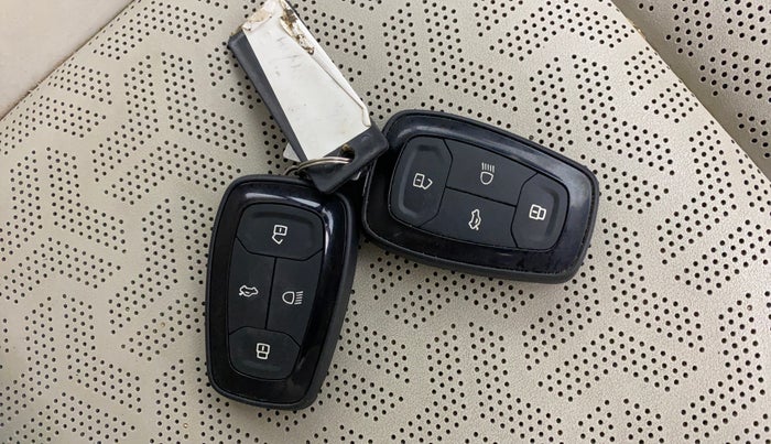 2022 Tata Harrier XZA PLUS 2.0L, Diesel, Automatic, 69,968 km, Key Close Up