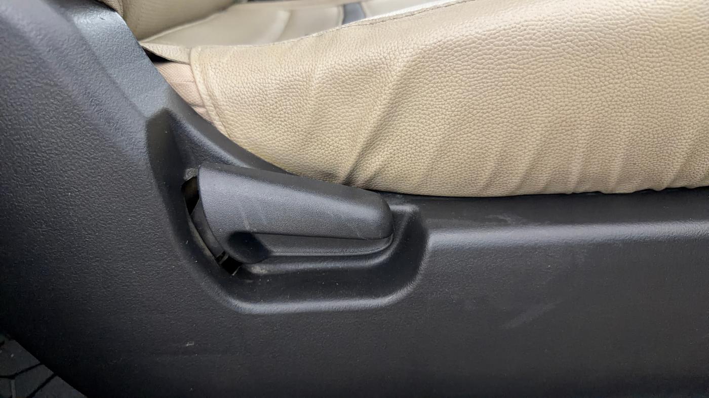 2018 Maruti Wagon R 1.0 VXI, Petrol, Manual, 85,527 km, Driver Side Adjustment Panel