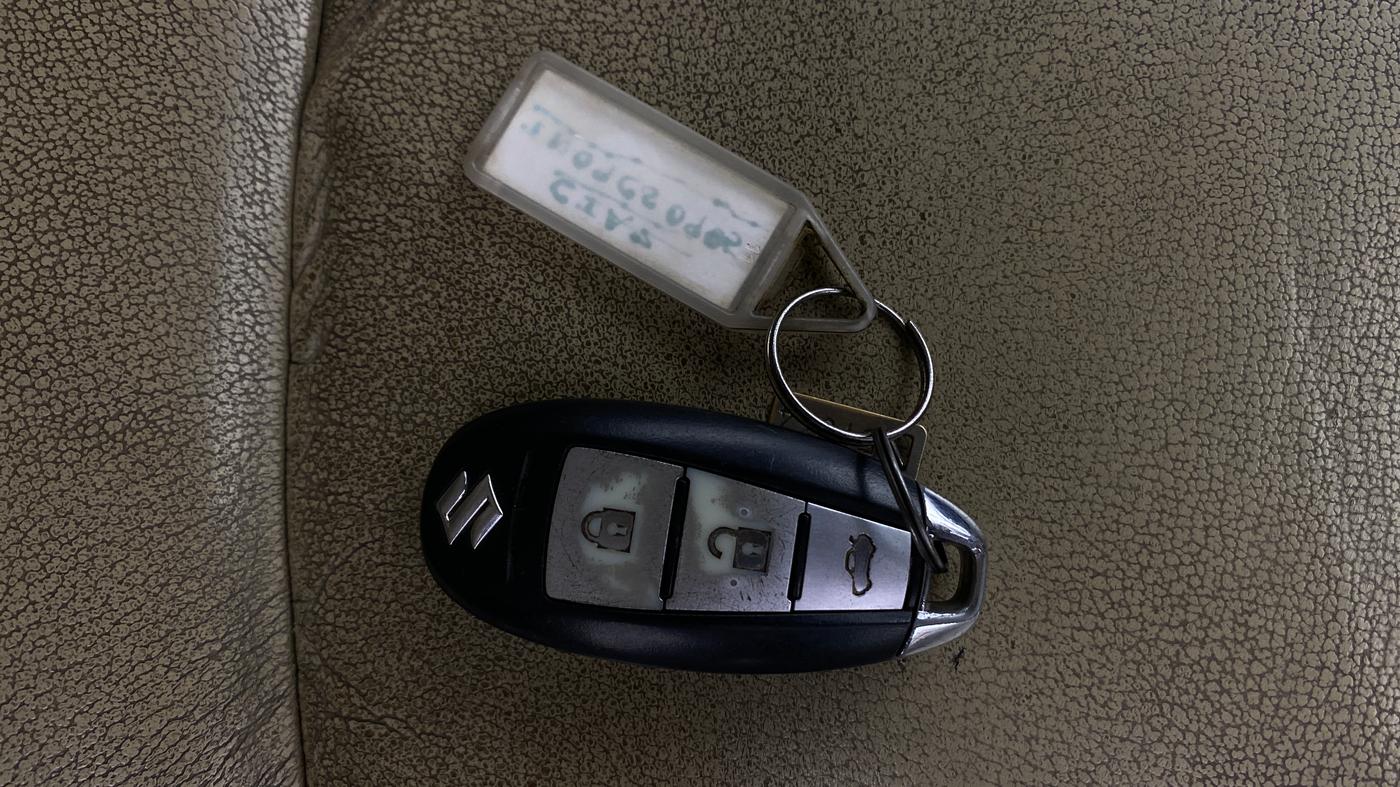 2019 Maruti Ciaz ALPHA  AT 1.5 SHVS PETROL, Petrol, Automatic, 66,671 km, Key Close Up