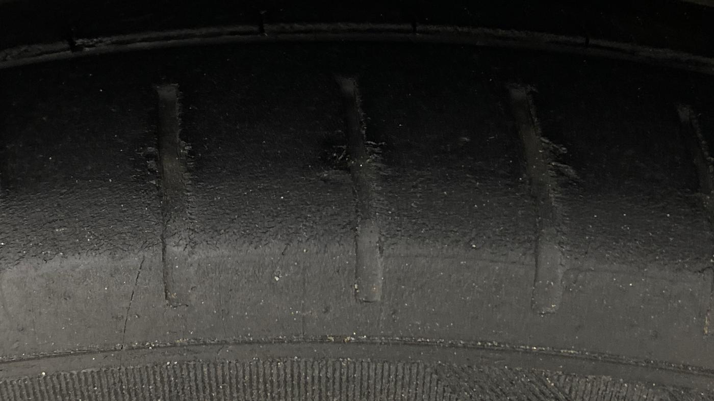 2019 Maruti Ciaz ALPHA  AT 1.5 SHVS PETROL, Petrol, Automatic, 66,671 km, Right Front Tyre Tread