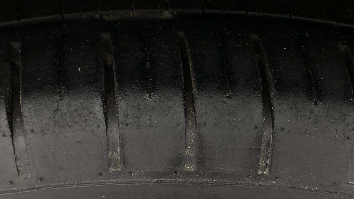 2019 Maruti Ciaz ALPHA  AT 1.5 SHVS PETROL, Petrol, Automatic, 66,671 km, Right Rear Tyre Tread