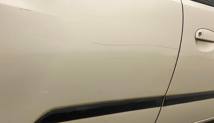 2010 Hyundai i10 MAGNA 1.2, Petrol, Manual, 1,16,613 km, Right rear door - Minor scratches