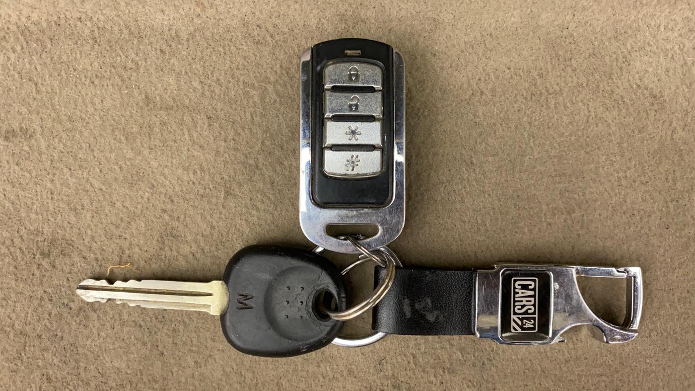 2010 Hyundai i10 MAGNA 1.2, Petrol, Manual, 1,16,613 km, Key Close Up