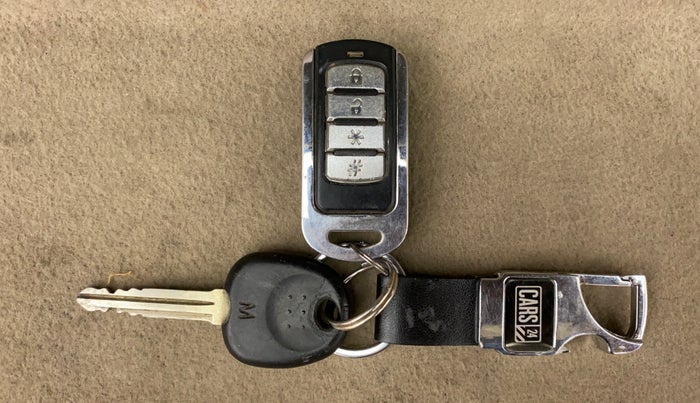 2010 Hyundai i10 MAGNA 1.2, Petrol, Manual, 1,16,613 km, Key Close Up