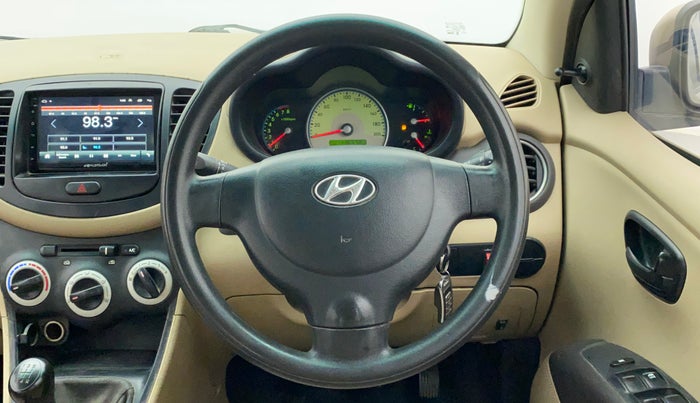 2010 Hyundai i10 MAGNA 1.2, Petrol, Manual, 1,16,613 km, Steering Wheel Close Up