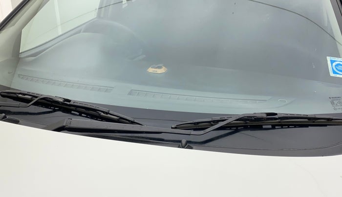 2017 Maruti Baleno DELTA PETROL 1.2, Petrol, Manual, 54,890 km, Front windshield - Wiper blade not fixed properly