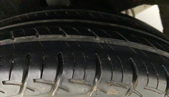 2017 Maruti Baleno DELTA PETROL 1.2, Petrol, Manual, 54,890 km, Left Rear Tyre Tread