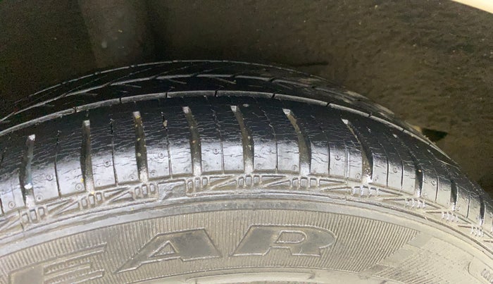 2014 Hyundai Grand i10 MAGNA 1.2 KAPPA VTVT, Petrol, Manual, 45,182 km, Right Rear Tyre Tread