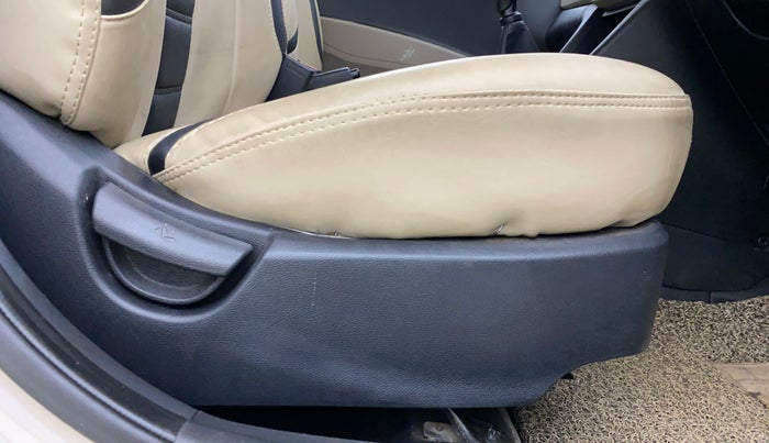 2014 Hyundai Grand i10 MAGNA 1.2 KAPPA VTVT, Petrol, Manual, 45,182 km, Driver Side Adjustment Panel