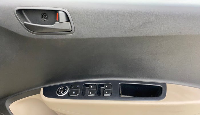 2014 Hyundai Grand i10 MAGNA 1.2 KAPPA VTVT, Petrol, Manual, 45,182 km, Driver Side Door Panels Control