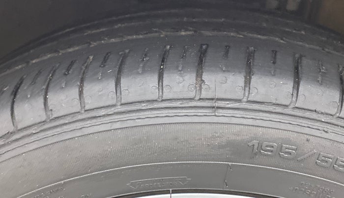 2020 Volkswagen Polo HIGHLINE PLUS 1.0 TSI AT, Petrol, Automatic, 37,660 km, Left front tyre - Minor crack