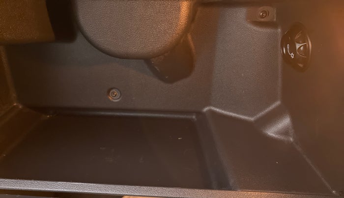 2020 Volkswagen Polo HIGHLINE PLUS 1.0 TSI AT, Petrol, Automatic, 37,660 km, Cooled Glove Box