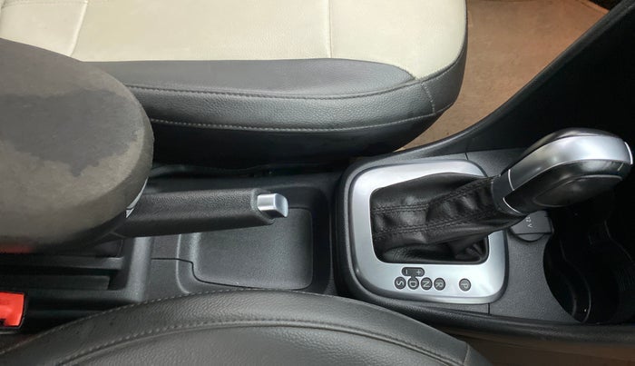 2020 Volkswagen Polo HIGHLINE PLUS 1.0 TSI AT, Petrol, Automatic, 37,660 km, Gear Lever