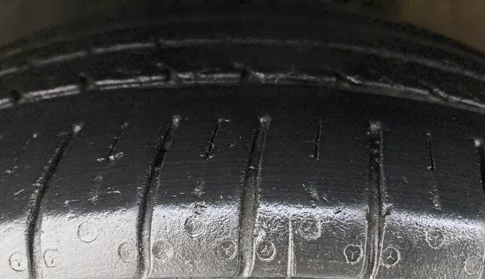 2020 Volkswagen Polo HIGHLINE PLUS 1.0 TSI AT, Petrol, Automatic, 37,660 km, Left Front Tyre Tread