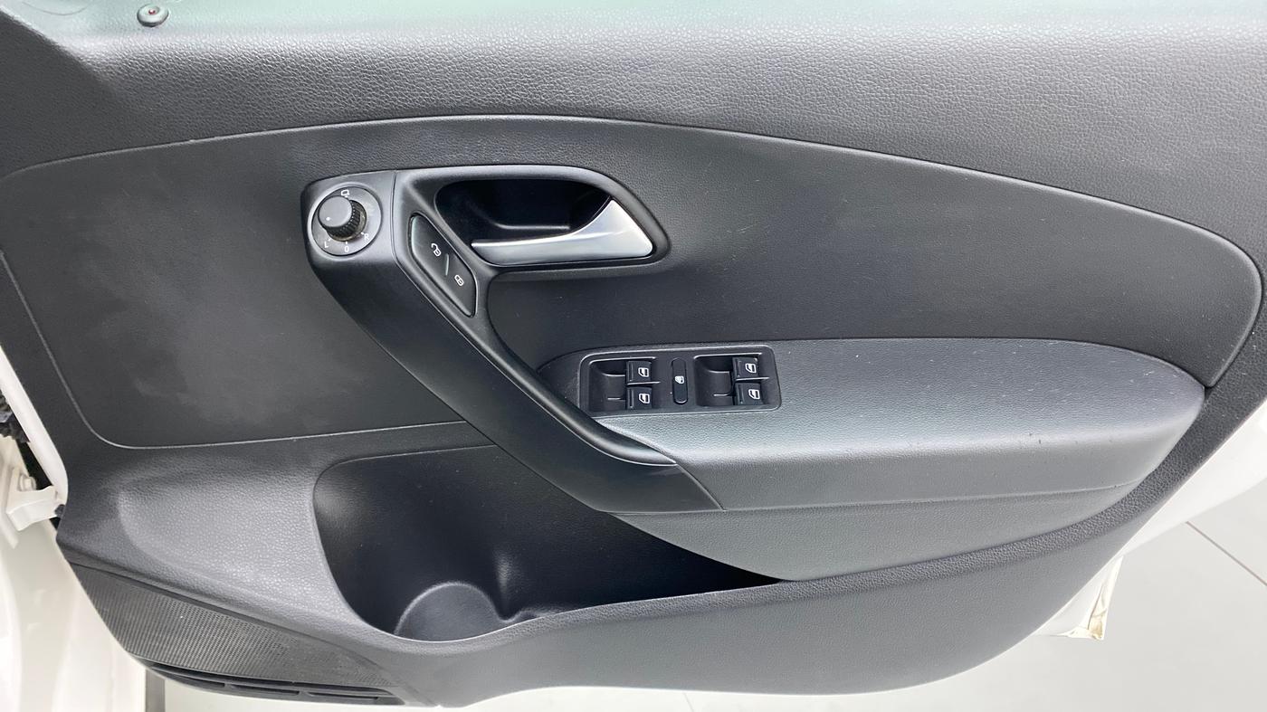 2020 Volkswagen Polo HIGHLINE PLUS 1.0 TSI AT, Petrol, Automatic, 37,660 km, Driver Side Door Panels Control