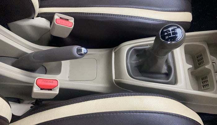 2019 Maruti Ertiga ZXI SHVS, Petrol, Manual, 40,877 km, Gear Lever