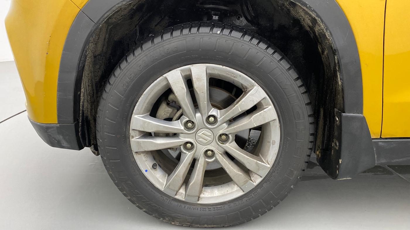 2016 Maruti Vitara Brezza ZDI PLUS DUAL TONE, Diesel, Manual, 86,427 km, Left Front Wheel