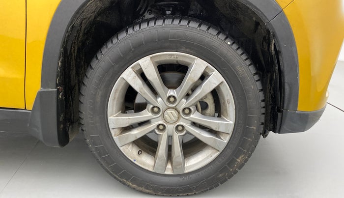 2016 Maruti Vitara Brezza ZDI PLUS DUAL TONE, Diesel, Manual, 86,427 km, Right Front Wheel
