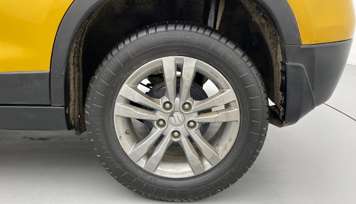 2016 Maruti Vitara Brezza ZDI PLUS DUAL TONE, Diesel, Manual, 86,427 km, Left Rear Wheel
