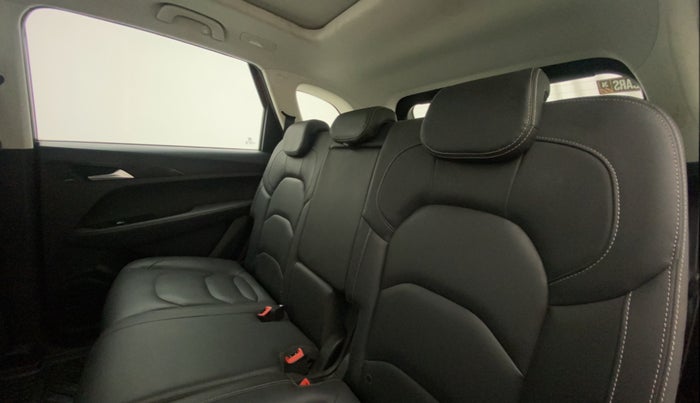 2019 MG HECTOR SHARP 1.5 DCT PETROL, Petrol, Automatic, 45,949 km, Right Side Rear Door Cabin