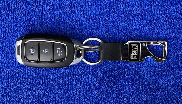 2019 Hyundai Verna 1.6 CRDI SX + AT, Diesel, Automatic, 40,477 km, Key Close Up