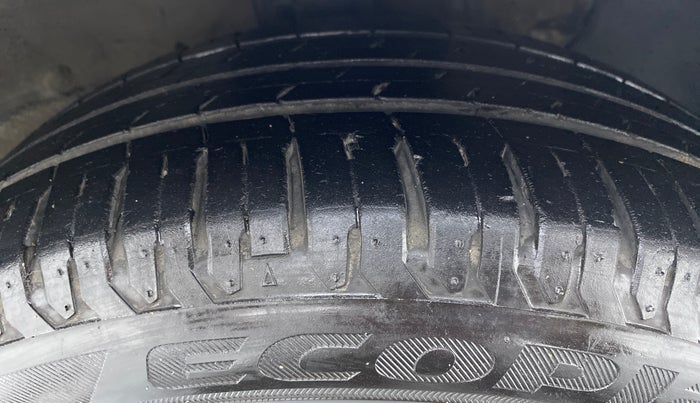 2019 Hyundai Verna 1.6 CRDI SX + AT, Diesel, Automatic, 40,477 km, Right Front Tyre Tread